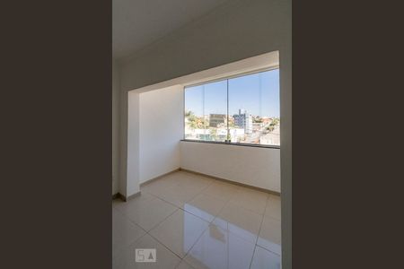 Sala de apartamento para alugar com 2 quartos, 70m² em Nova Cachoeirinha, Belo Horizonte