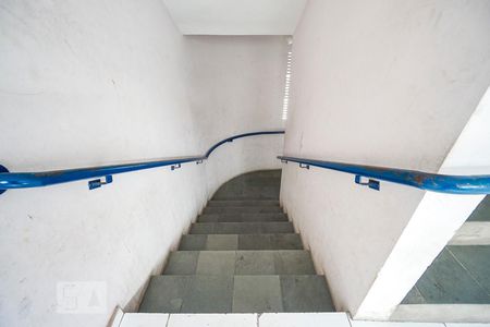 Apartamento à venda com 49m², 1 quarto e sem vagaEscada