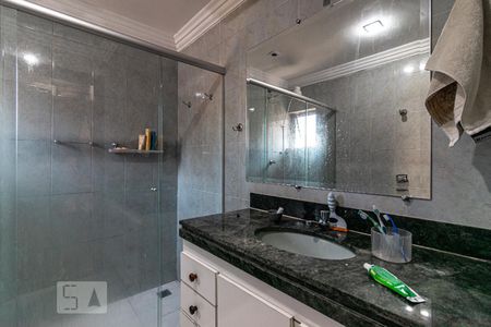 Banheiro da suíte de apartamento à venda com 3 quartos, 200m² em Planalto, Belo Horizonte
