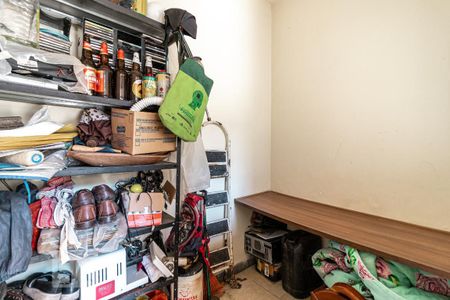 Apartamento à venda com 200m², 3 quartos e 4 vagas Apartamento à venda com 200m², 3 quartos e 4 vagasDepósito