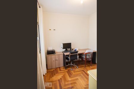 Casa à venda com 315m², 4 quartos e 5 vagasEscritório