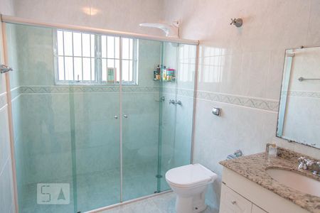 Casa à venda com 315m², 4 quartos e 5 vagasBanheiro Social