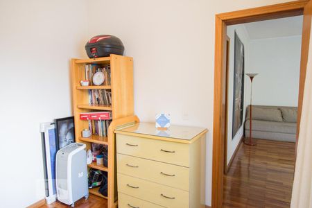 Casa à venda com 315m², 4 quartos e 5 vagasEscritório