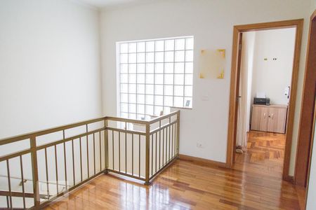 Casa à venda com 315m², 4 quartos e 5 vagasCorredor