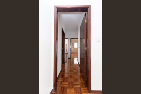 Corredor de casa para alugar com 3 quartos, 170m² em Vila Trujillo, Sorocaba