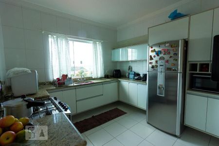 Casa de condomínio para alugar com 250m², 3 quartos e 2 vagas Casa de condomínio para alugar com 250m², 3 quartos e 2 vagascozinha