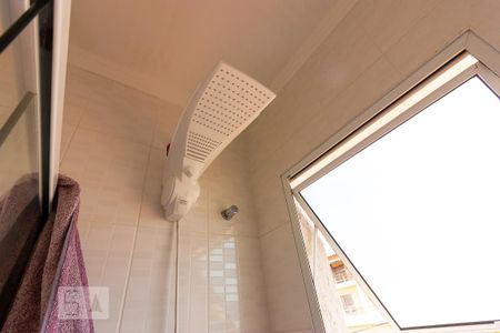 Casa de condomínio para alugar com 250m², 3 quartos e 2 vagas Casa de condomínio para alugar com 250m², 3 quartos e 2 vagasBanheiro Suite