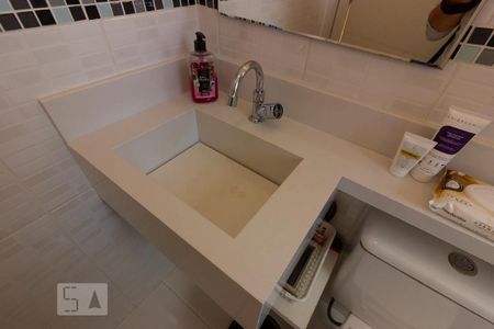 Casa de condomínio para alugar com 250m², 3 quartos e 2 vagas Casa de condomínio para alugar com 250m², 3 quartos e 2 vagasBanheiro Suite