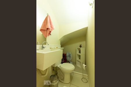 Lavabo de casa de condomínio para alugar com 3 quartos, 250m² em Jardim Rio das Pedras, Cotia