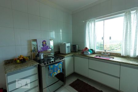 Casa de condomínio para alugar com 250m², 3 quartos e 2 vagas Casa de condomínio para alugar com 250m², 3 quartos e 2 vagascozinha