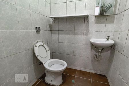 Banheiro de apartamento para alugar com 1 quarto, 45m² em Campo Belo, São Paulo