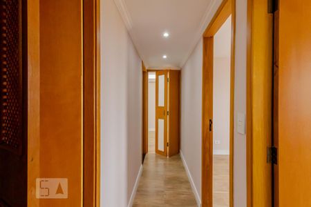 Corredor  de apartamento para alugar com 2 quartos, 67m² em Jardim Patente Novo, São Paulo