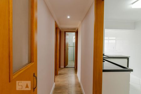 Corredor  de apartamento para alugar com 2 quartos, 67m² em Jardim Patente Novo, São Paulo