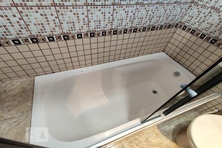 Casa à venda com 200m², 2 quartos e 2 vagas Casa à venda com 200m², 2 quartos e 2 vagasBanheiro 2