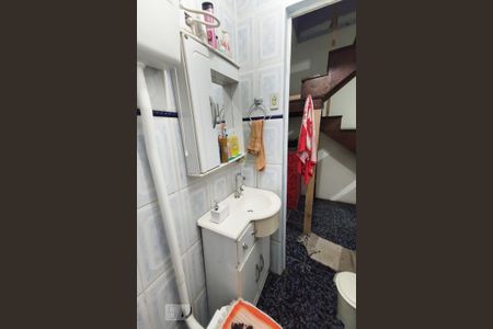 Casa à venda com 200m², 2 quartos e 2 vagas Casa à venda com 200m², 2 quartos e 2 vagasBanheiro