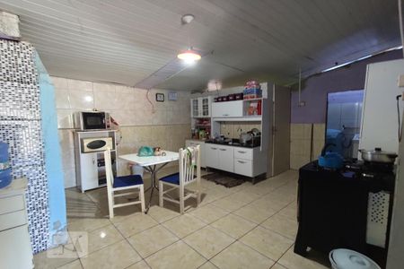 Casa à venda com 200m², 2 quartos e 2 vagas Casa à venda com 200m², 2 quartos e 2 vagasCozinha