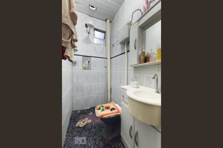 Casa à venda com 200m², 2 quartos e 2 vagas Casa à venda com 200m², 2 quartos e 2 vagasBanheiro