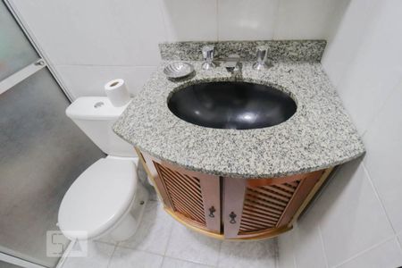 Casa para alugar com 210m², 3 quartos e 2 vagasBanheiro