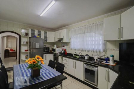 Casa para alugar com 210m², 3 quartos e 2 vagasCozinha