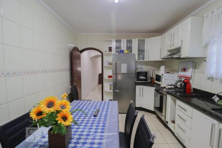 Casa para alugar com 210m², 3 quartos e 2 vagas Casa para alugar com 210m², 3 quartos e 2 vagasCozinha