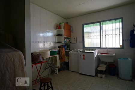 Casa à venda com 270m², 5 quartos e 2 vagasArea de serviço primeiro andar