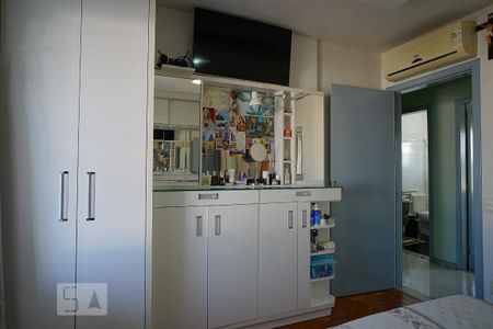 Casa à venda com 270m², 5 quartos e 2 vagasQuarto 2