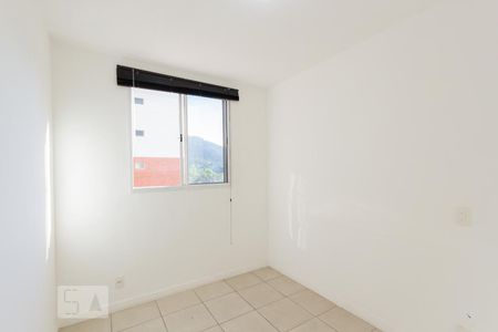 Quarto 1 de apartamento para alugar com 2 quartos, 48m² em Jacarepaguá, Rio de Janeiro