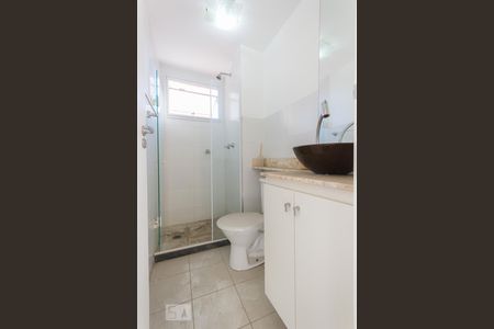 Apartamento para alugar com 48m², 2 quartos e 1 vaga Apartamento para alugar com 48m², 2 quartos e 1 vagaBanheiro