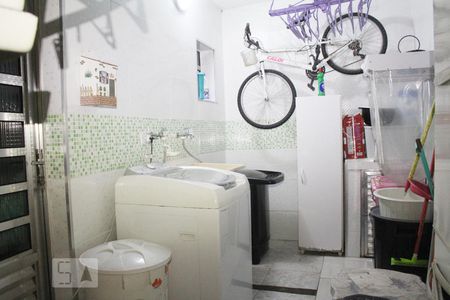 Casa à venda com 182m², 3 quartos e 2 vagasLavanderia