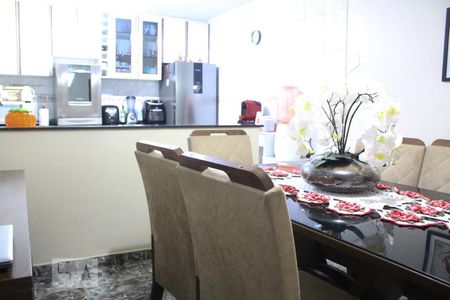 Casa à venda com 182m², 3 quartos e 2 vagasCozinha