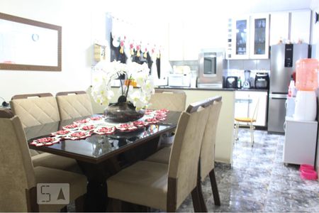 Casa à venda com 182m², 3 quartos e 2 vagasCozinha