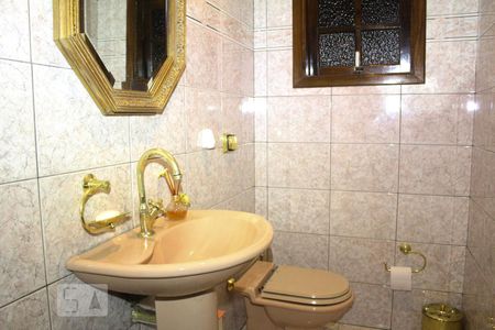 Casa à venda com 182m², 3 quartos e 2 vagasBanheiro