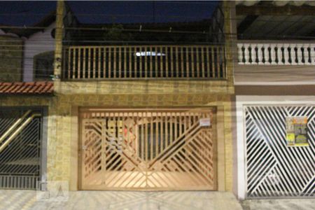 Casa à venda com 182m², 3 quartos e 2 vagasFachada