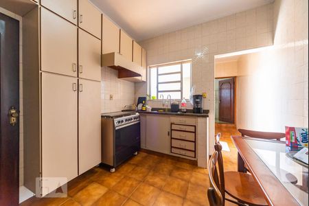 Casa para alugar com 128m², 3 quartos e sem vagaCozinha 