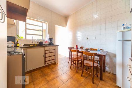 Casa para alugar com 128m², 3 quartos e sem vagaCozinha 