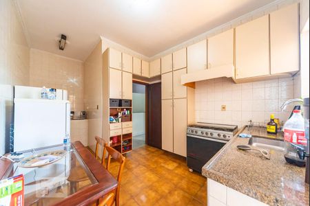 Casa para alugar com 128m², 3 quartos e sem vagaCozinha 