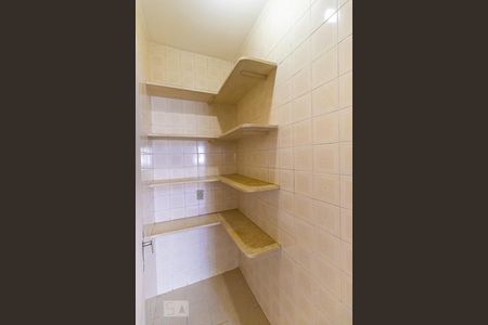 Apartamento à venda com 180m², 3 quartos e 3 vagas Apartamento à venda com 180m², 3 quartos e 3 vagasDispensa