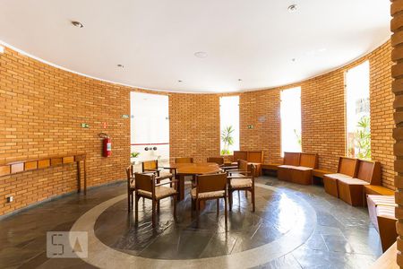 Apartamento à venda com 180m², 3 quartos e 3 vagas Apartamento à venda com 180m², 3 quartos e 3 vagasÁrea comum - Salão de festas