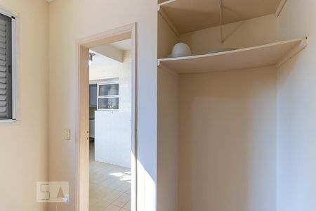 Apartamento à venda com 180m², 3 quartos e 3 vagas Apartamento à venda com 180m², 3 quartos e 3 vagasQuarto de serviço