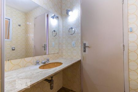 Apartamento à venda com 180m², 3 quartos e 3 vagas Apartamento à venda com 180m², 3 quartos e 3 vagasBanheiro social