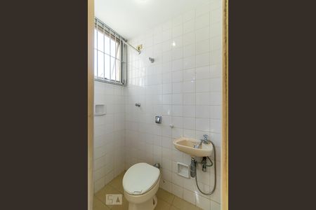 Apartamento à venda com 180m², 3 quartos e 3 vagas Apartamento à venda com 180m², 3 quartos e 3 vagasBanheiro de serviço