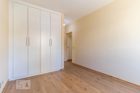 Apartamento à venda com 180m², 3 quartos e 3 vagas Apartamento à venda com 180m², 3 quartos e 3 vagasQuarto 1 - Suíte