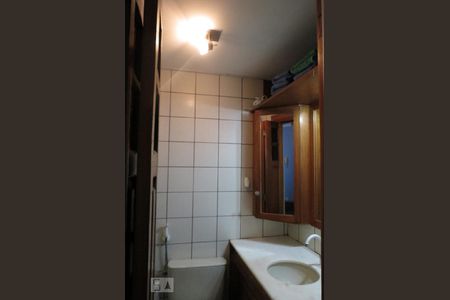 Banheiro de apartamento à venda com 1 quarto, 38m² em Centro Histórico, Porto Alegre