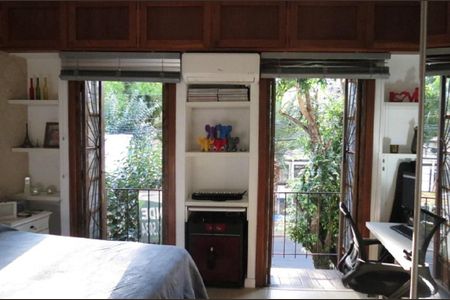 Quarto de apartamento à venda com 1 quarto, 38m² em Centro Histórico, Porto Alegre