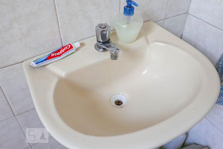 Casa à venda com 400m², 3 quartos e 2 vagasBanheiro social