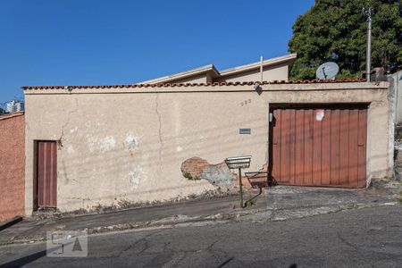 Casa à venda com 400m², 3 quartos e 2 vagasFachada