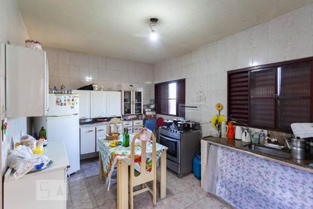 Casa à venda com 400m², 3 quartos e 2 vagasCozinha