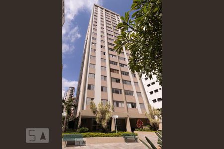 Apartamento para alugar com 75m², 2 quartos e 1 vaga Apartamento para alugar com 75m², 2 quartos e 1 vagaFachada