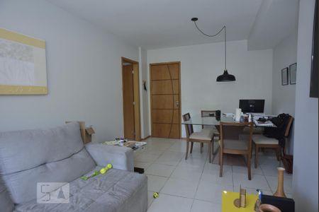 Sala de apartamento à venda com 2 quartos, 60m² em Pechincha, Rio de Janeiro