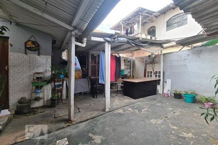 Casa à venda com 179m², 2 quartos e 1 vagaÁrea de Serviço